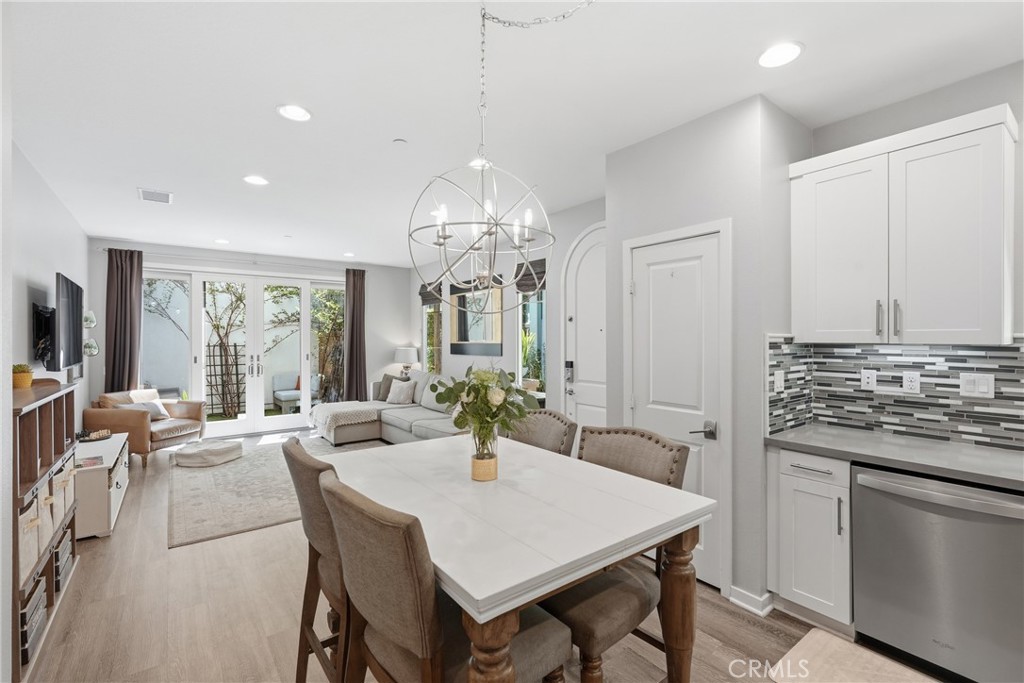 5573 Palm Drive