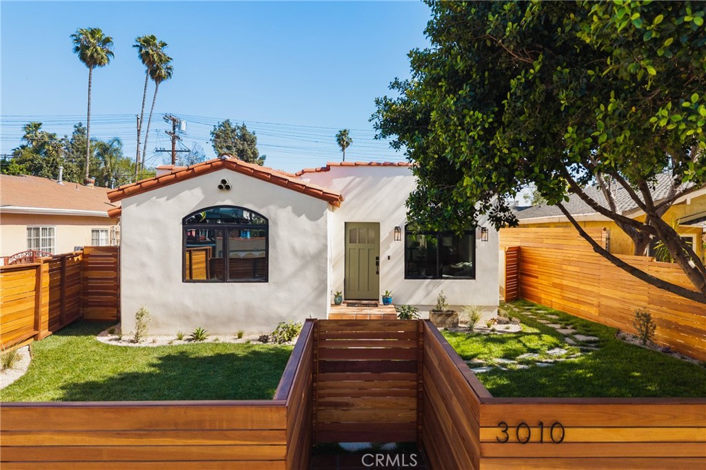 3010 Glenmanor
