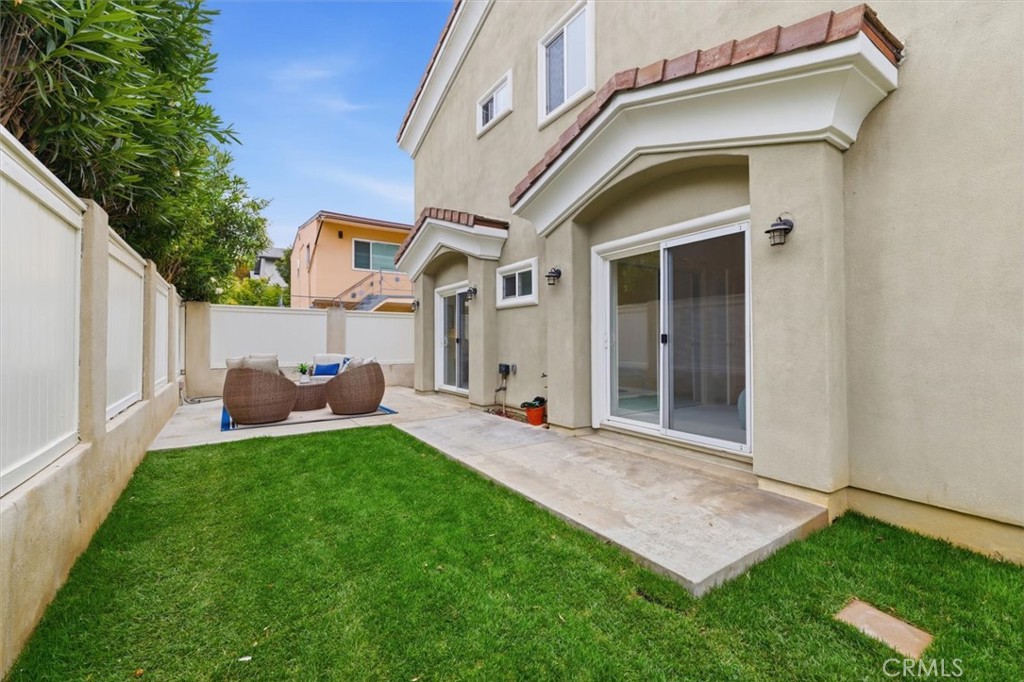 1905 Rockefeller Lane C