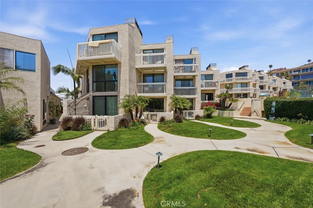 7301 Vista Del Mar B107