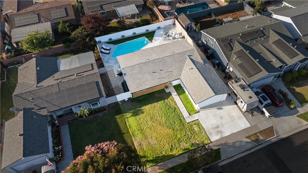 8591 Greenleaf Avenue