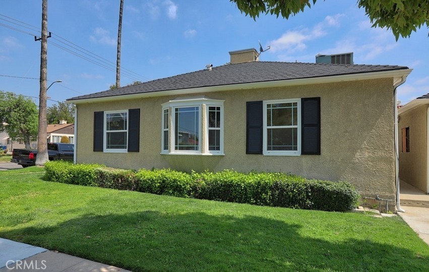1004 W Clark