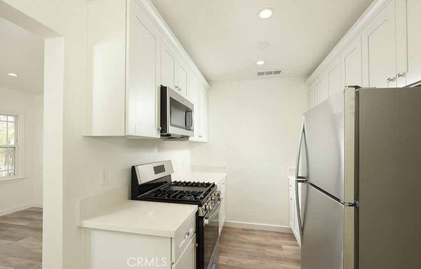 1004 W Clark