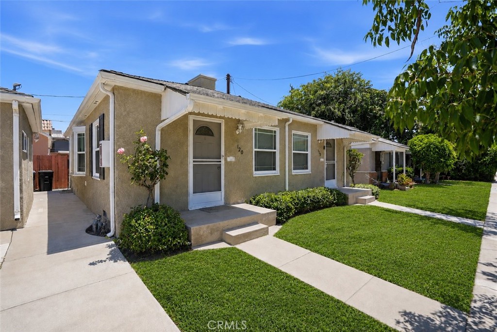 1004 W Clark