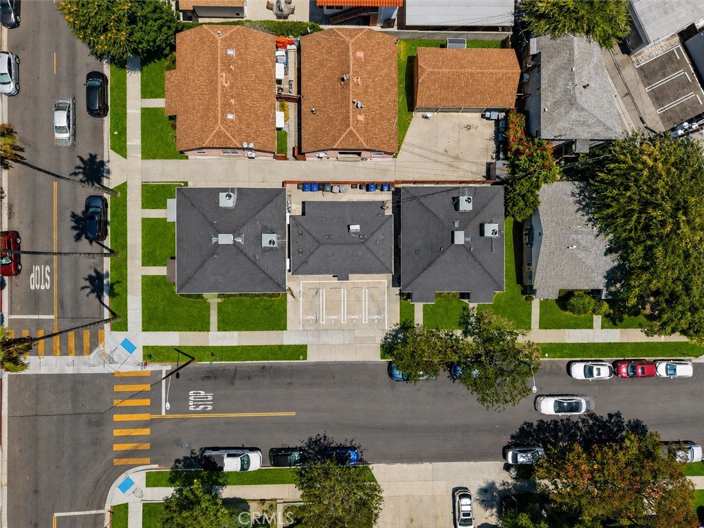 1004 W Clark