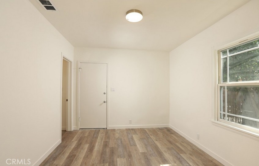 1004 W Clark