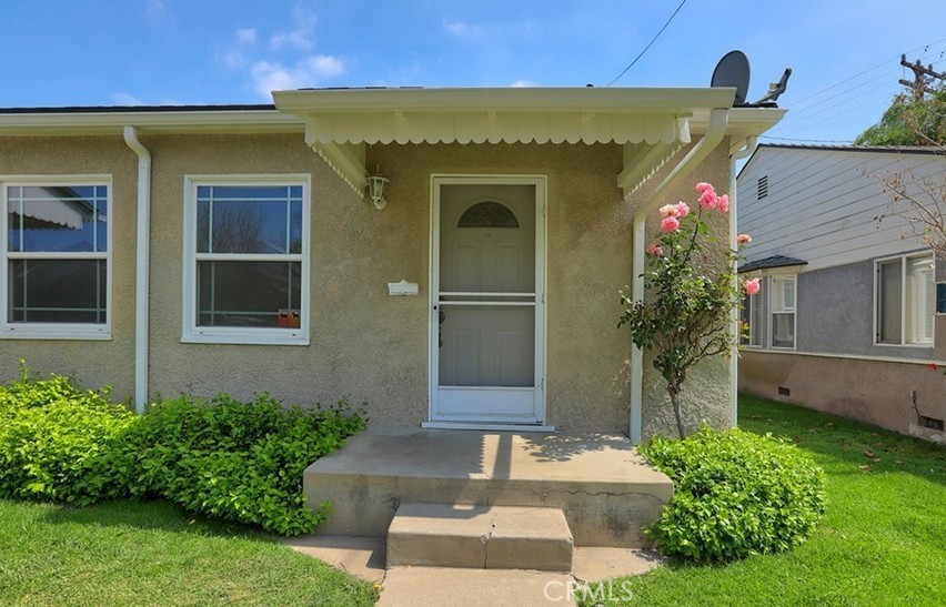 1004 W Clark