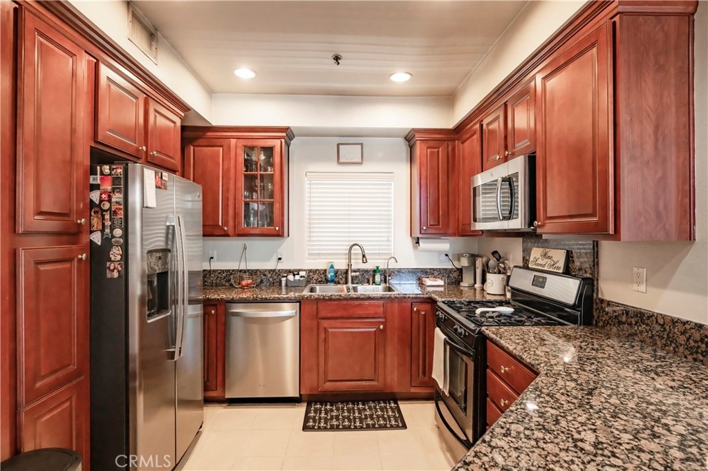14242 Burbank 307