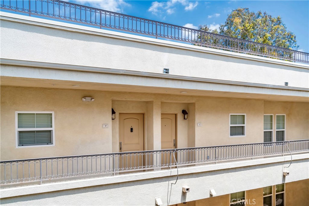 14242 Burbank 307