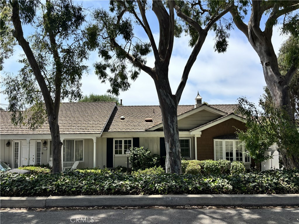 601 N Rowell