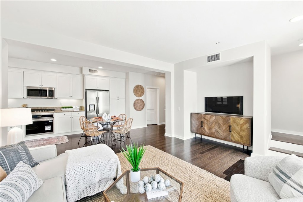 5410 W 149th Place 16