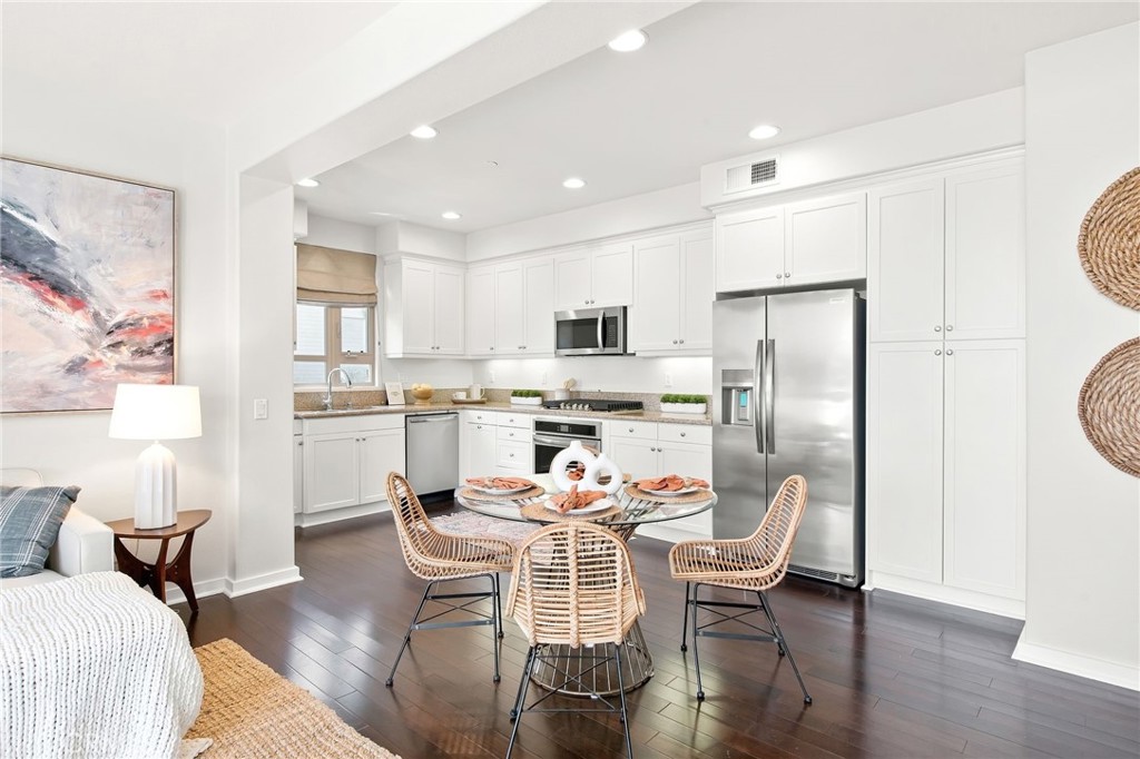 5410 W 149th Place 16