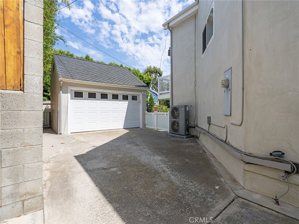 3204 Walnut