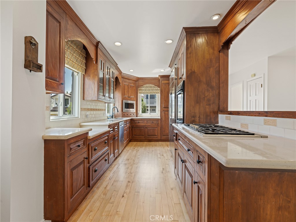 3204 Walnut