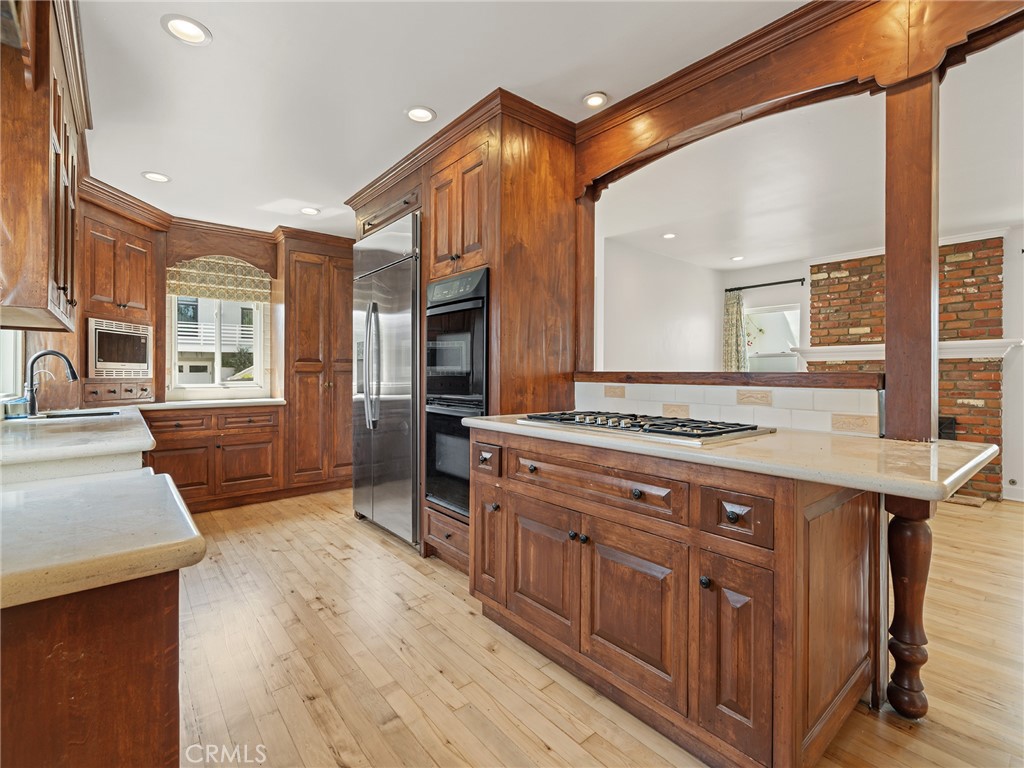 3204 Walnut