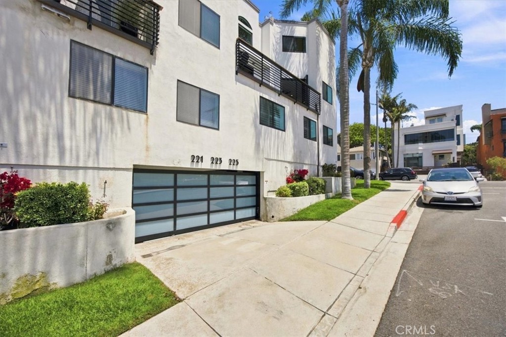 225 4th Street