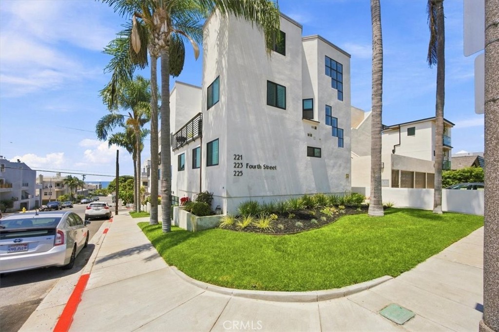 225 4th Street