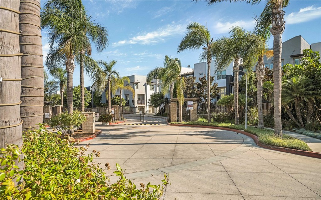 5403 W 149th W 3