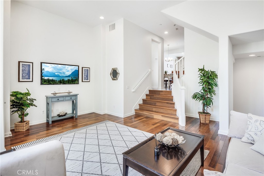 5403 W 149th W 3