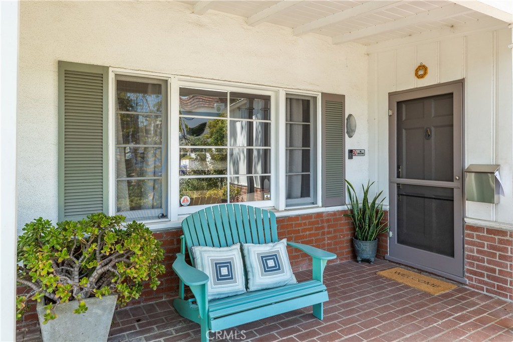 1701 Pier Avenue