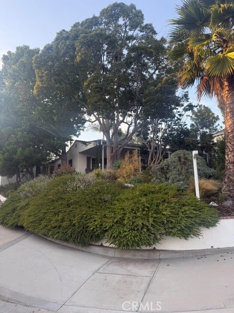 1701 Pier Avenue