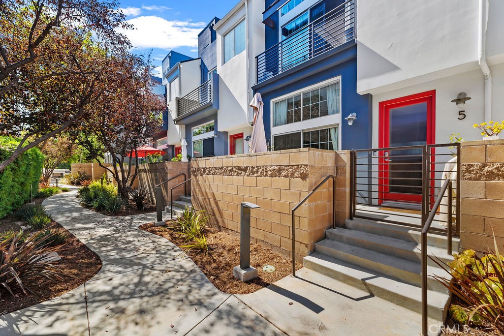 5300 Playa Vista