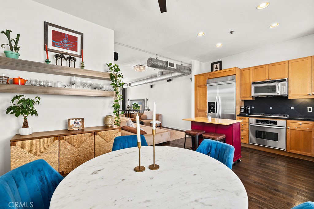 5300 Playa Vista