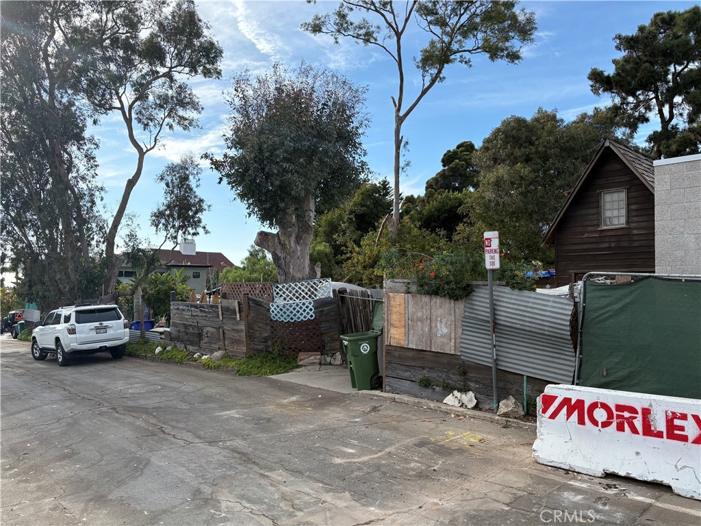 1041 Boundary Place