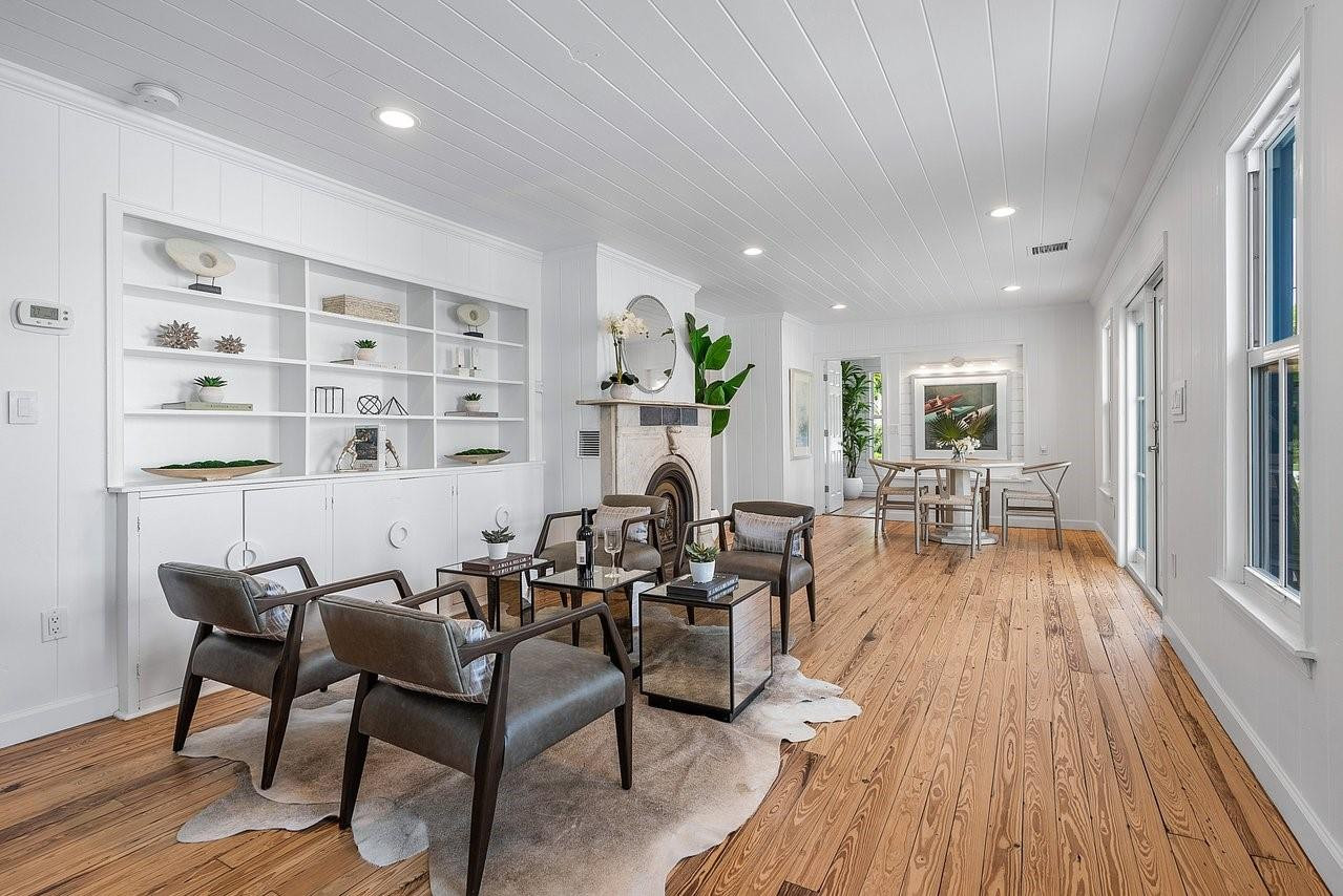210 NE 5th Court