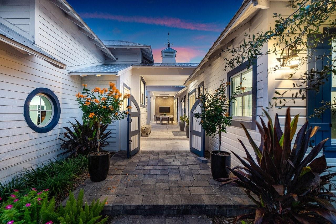 210 NE 5th Court