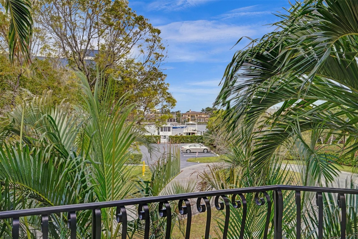 373 Pelican Way