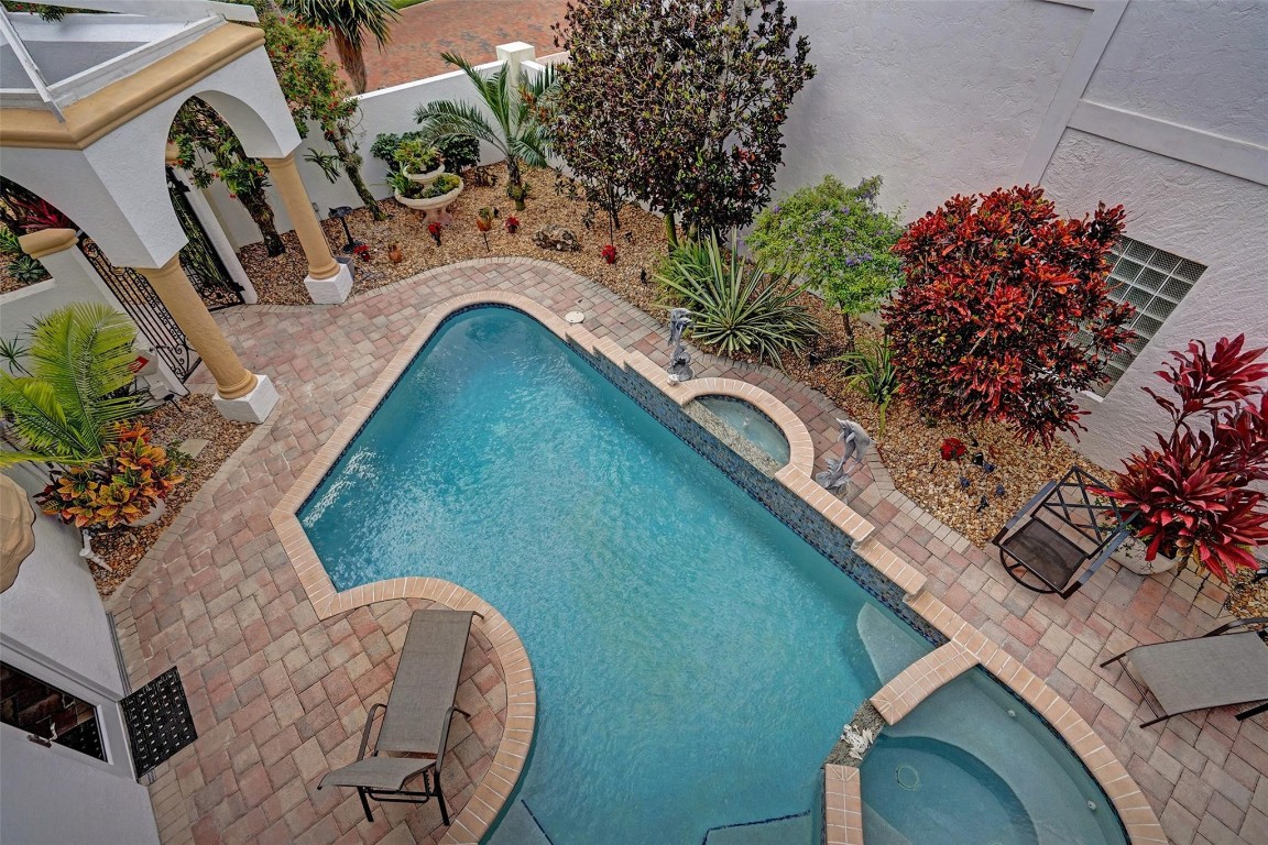 373 Pelican Way