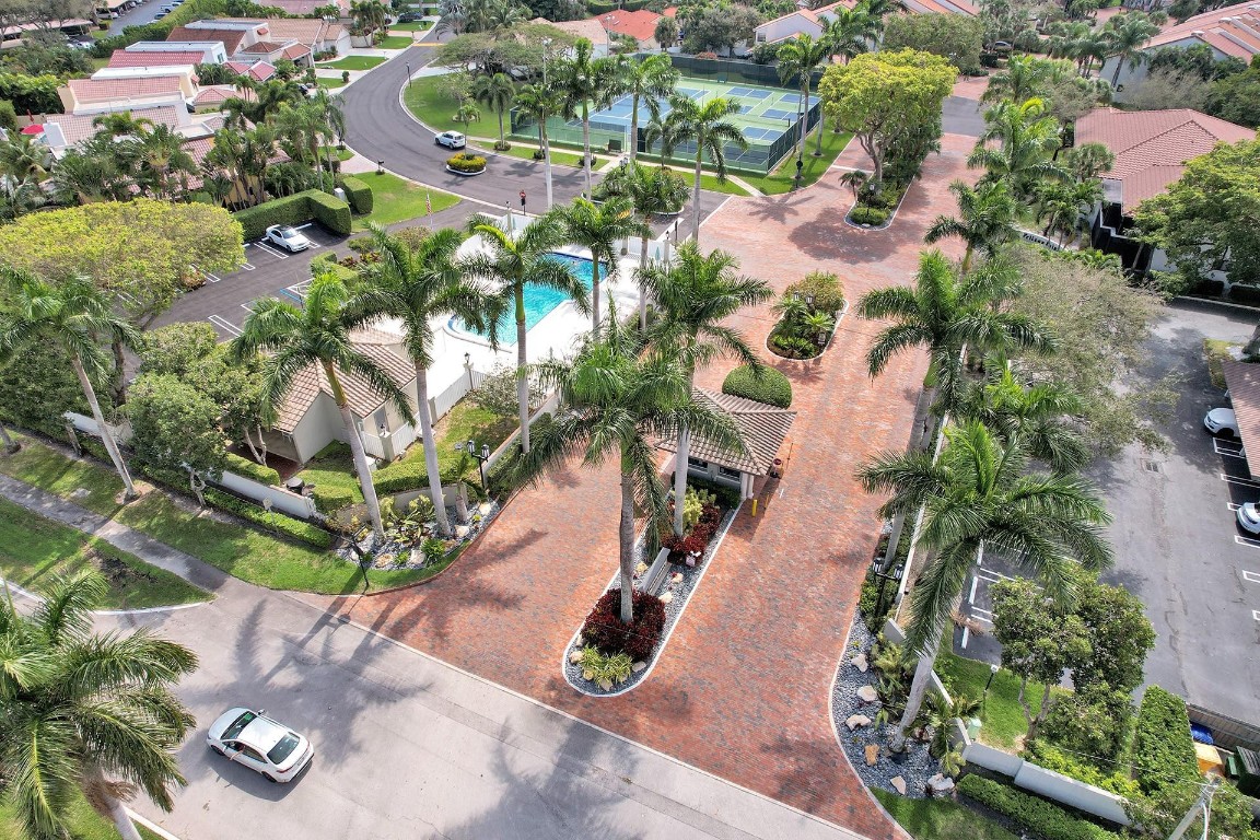 373 Pelican Way