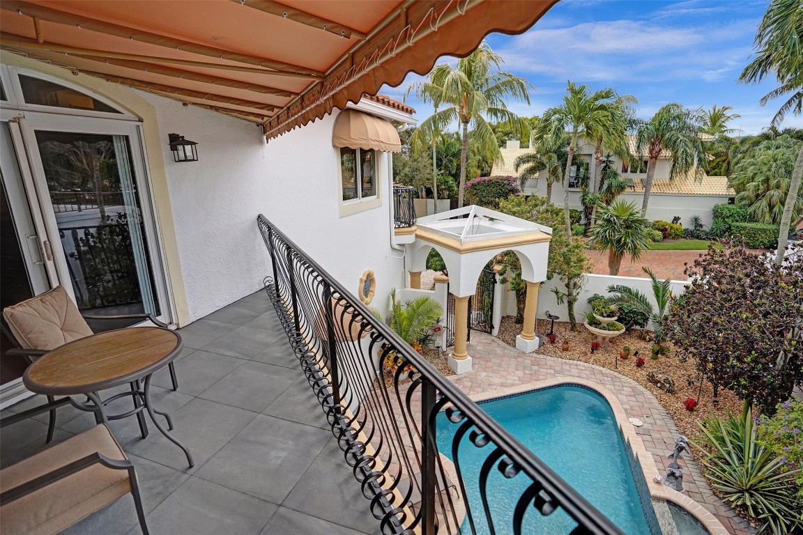 373 Pelican Way