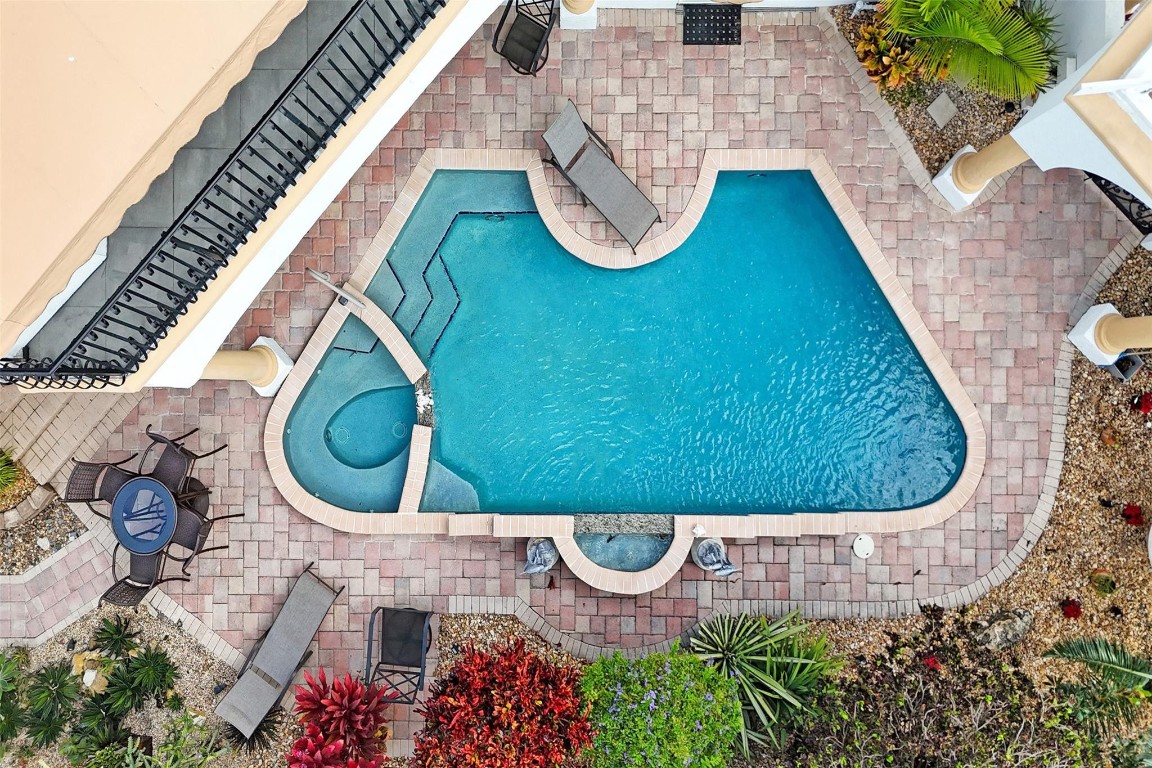 373 Pelican Way
