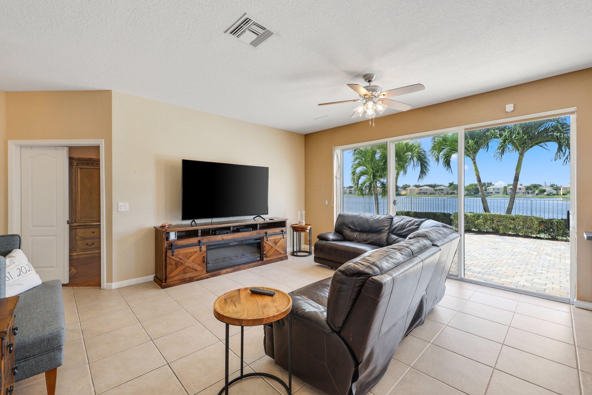 286 Berenger Walk