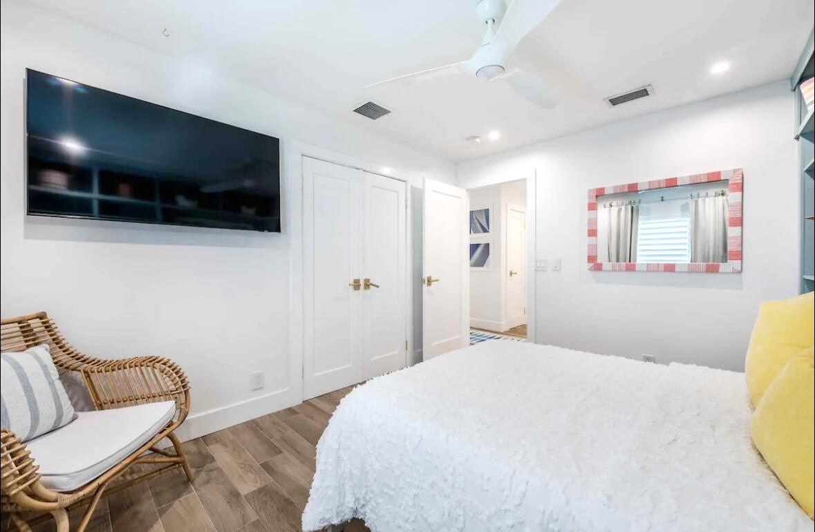 246 NE 9th Street