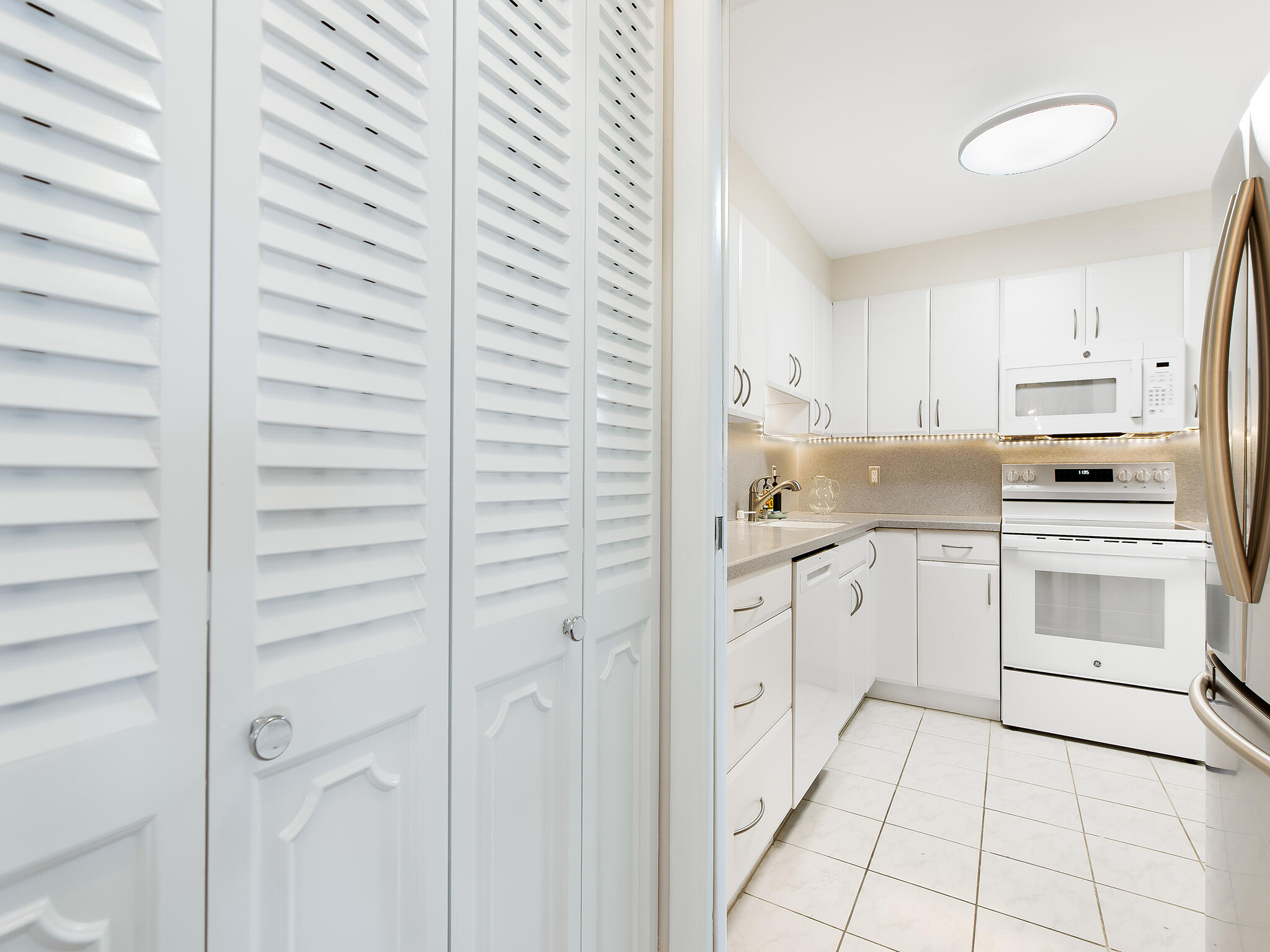 4505 S Ocean Boulevard 1004