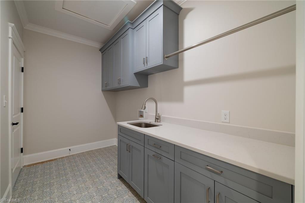 519 S Bunker Hill Road