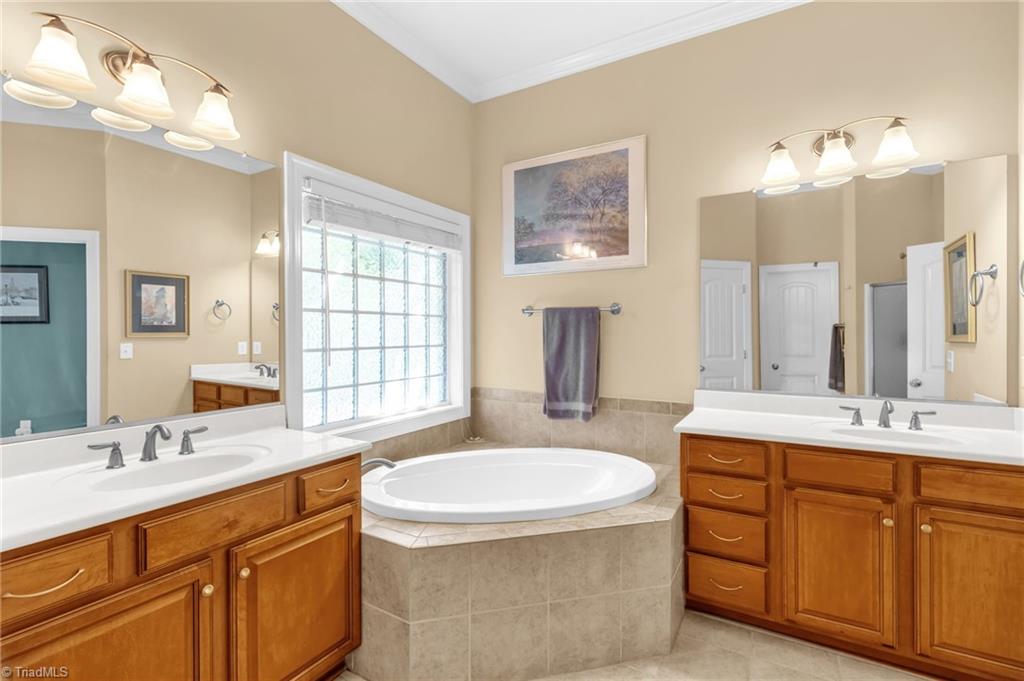 515 Silverbrook Court, Winston-Salem