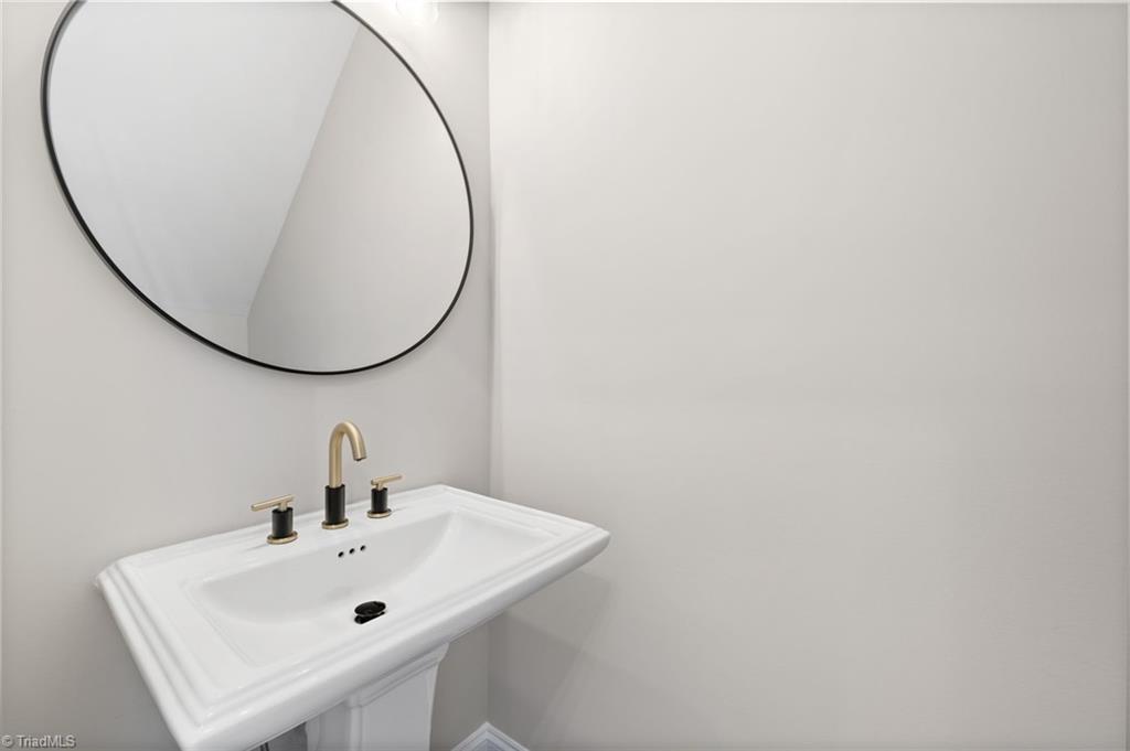 1264 Washburn Road, Madison