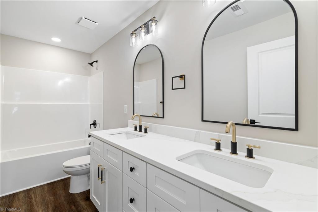 1264 Washburn Road, Madison