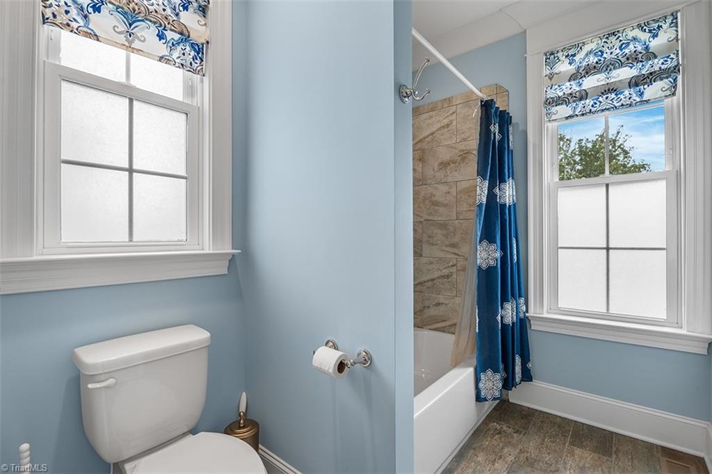 5405 Briardenn Court