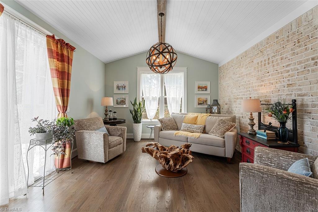 5405 Briardenn Court