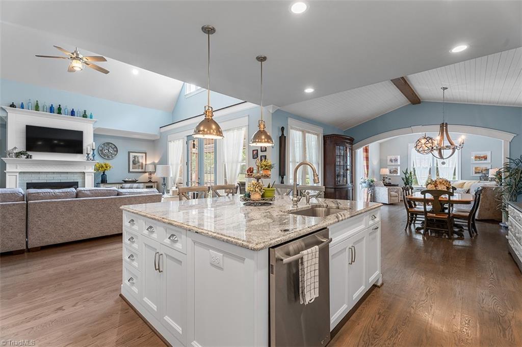 5405 Briardenn Court