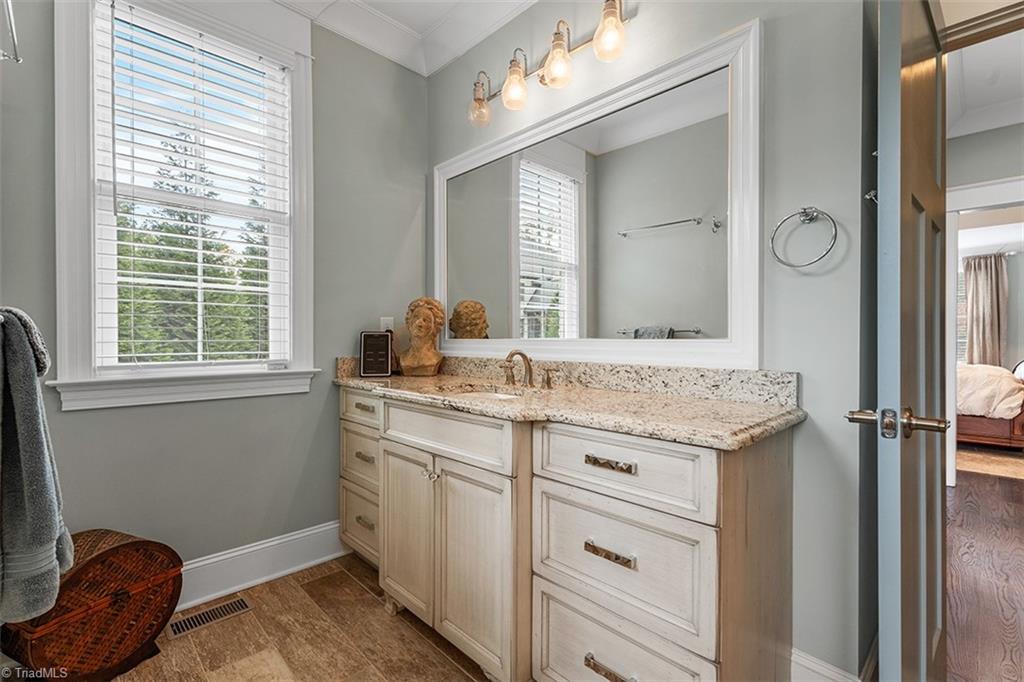 5405 Briardenn Court