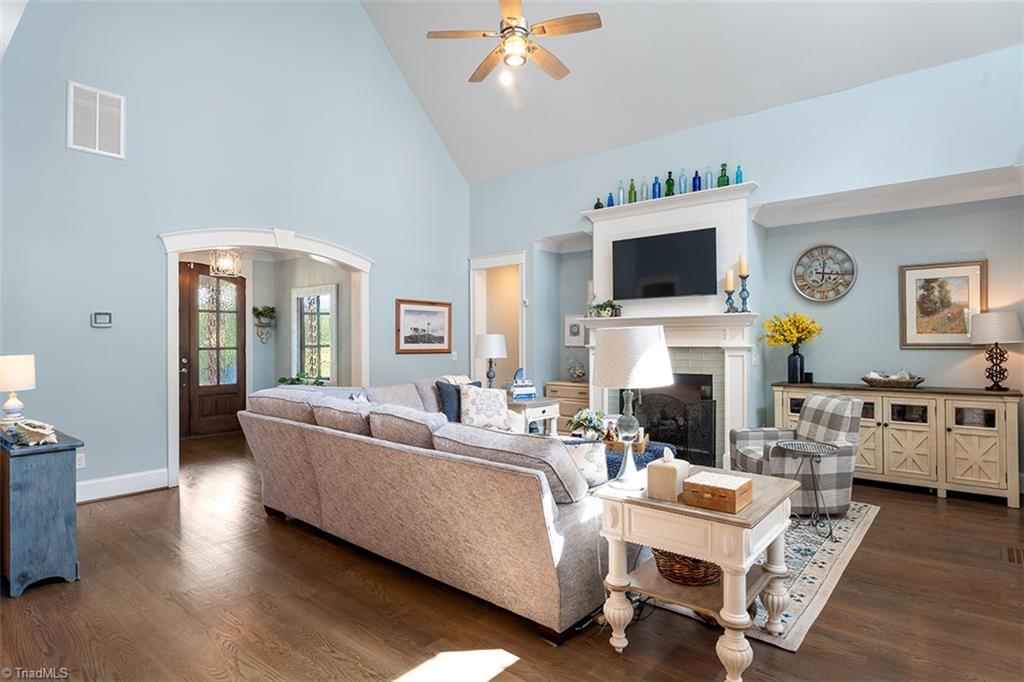 5405 Briardenn Court