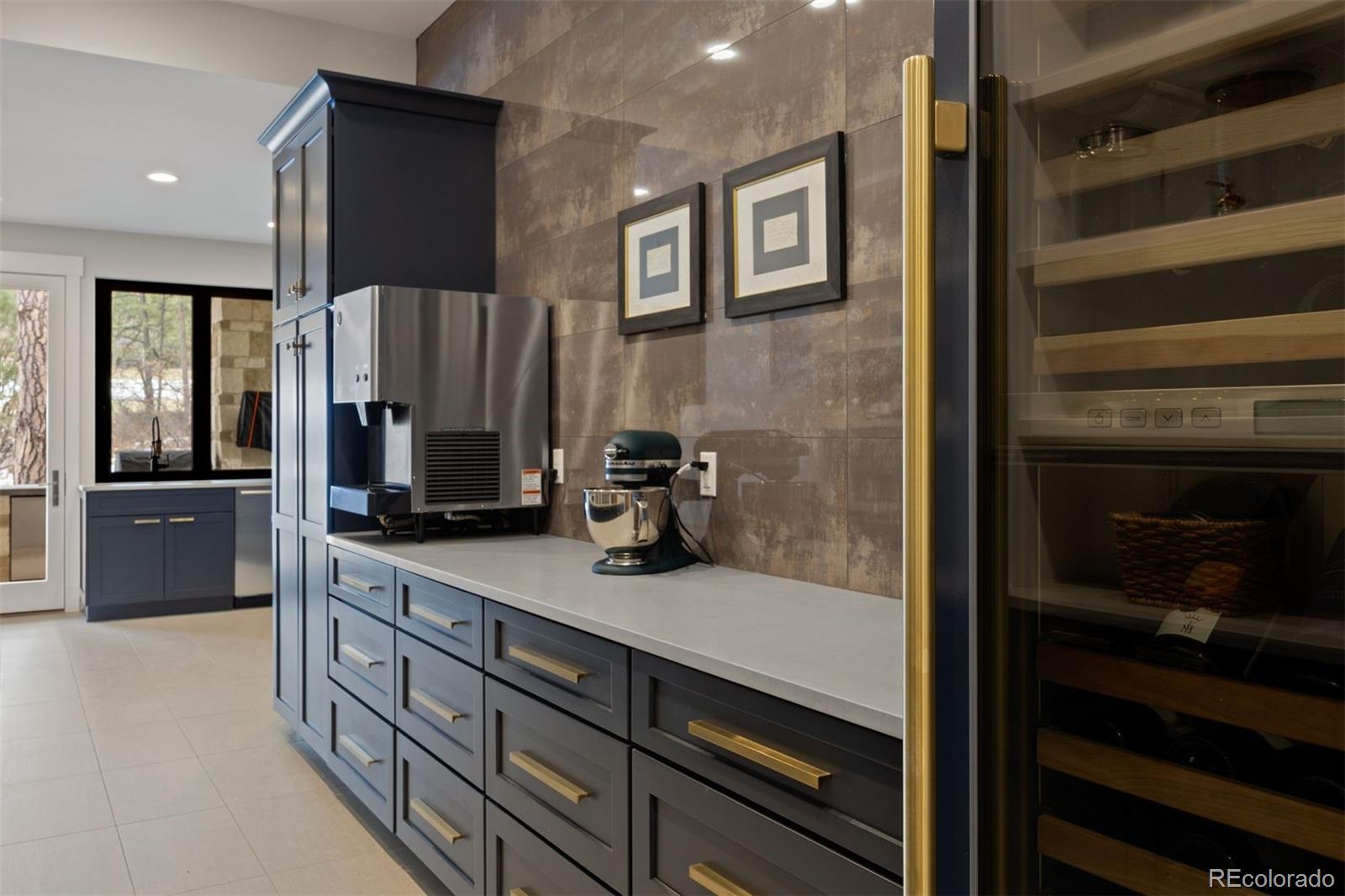 948 Country Club Parkway