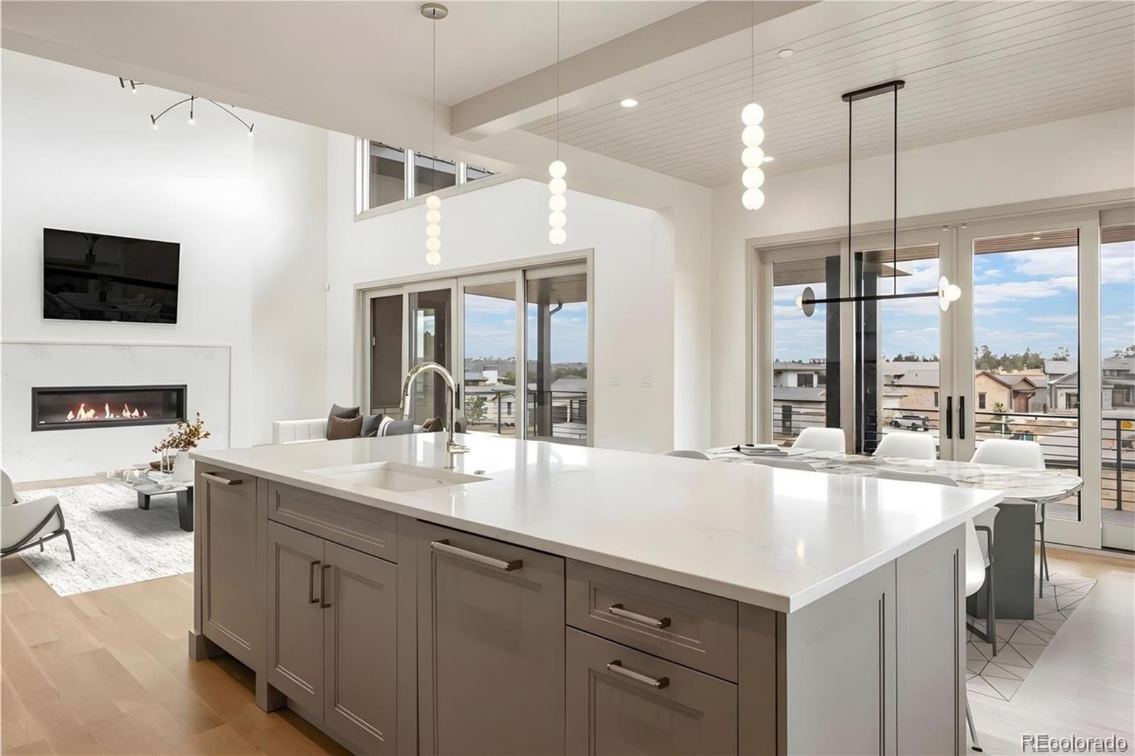 6194 Oxford Peak Lane