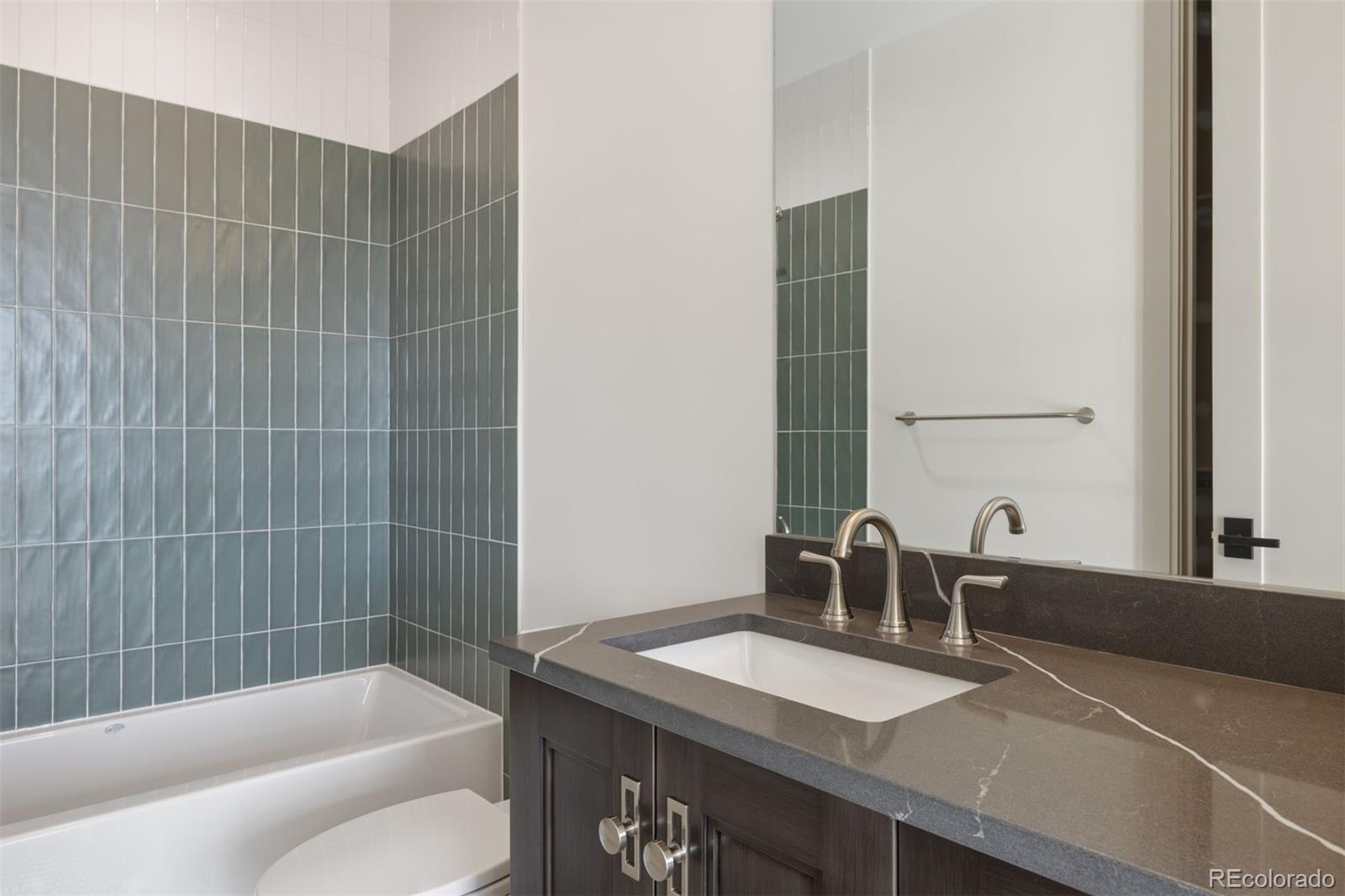 6194 Oxford Peak Lane